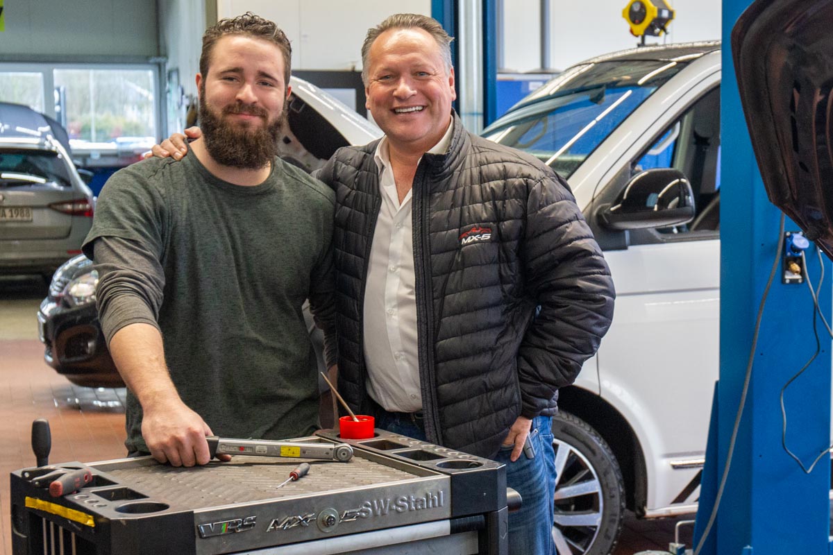 Autohaus Lenz GmbH & Co.KG Wir bilden Top personal aus"